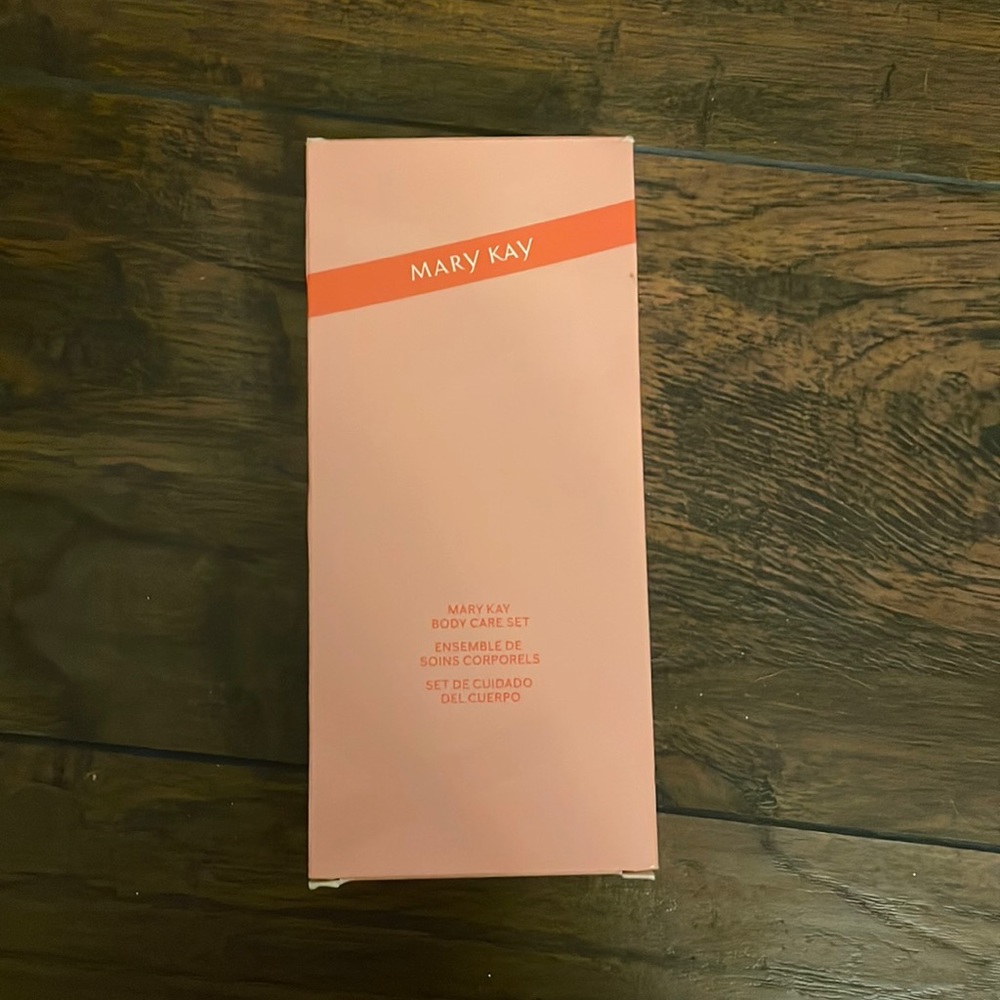 Mary Kay body care set